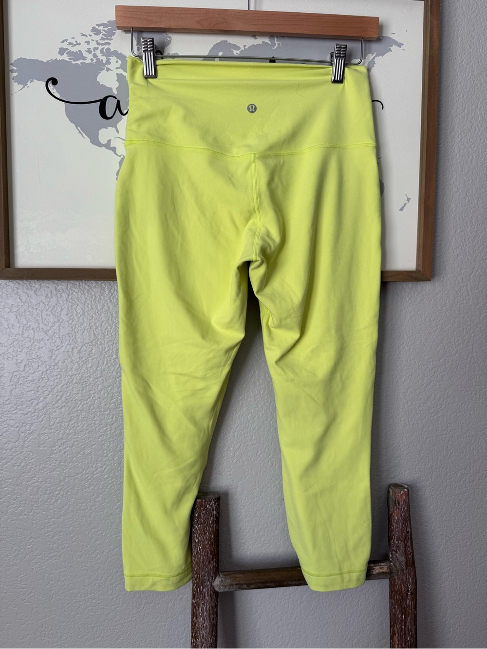 NEON LULULEMON LEGGINGS SIZE 8 ALIGN - Picture 5 of 6